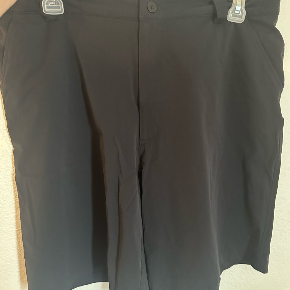 Under Armour men’s shorts black size 40 regular